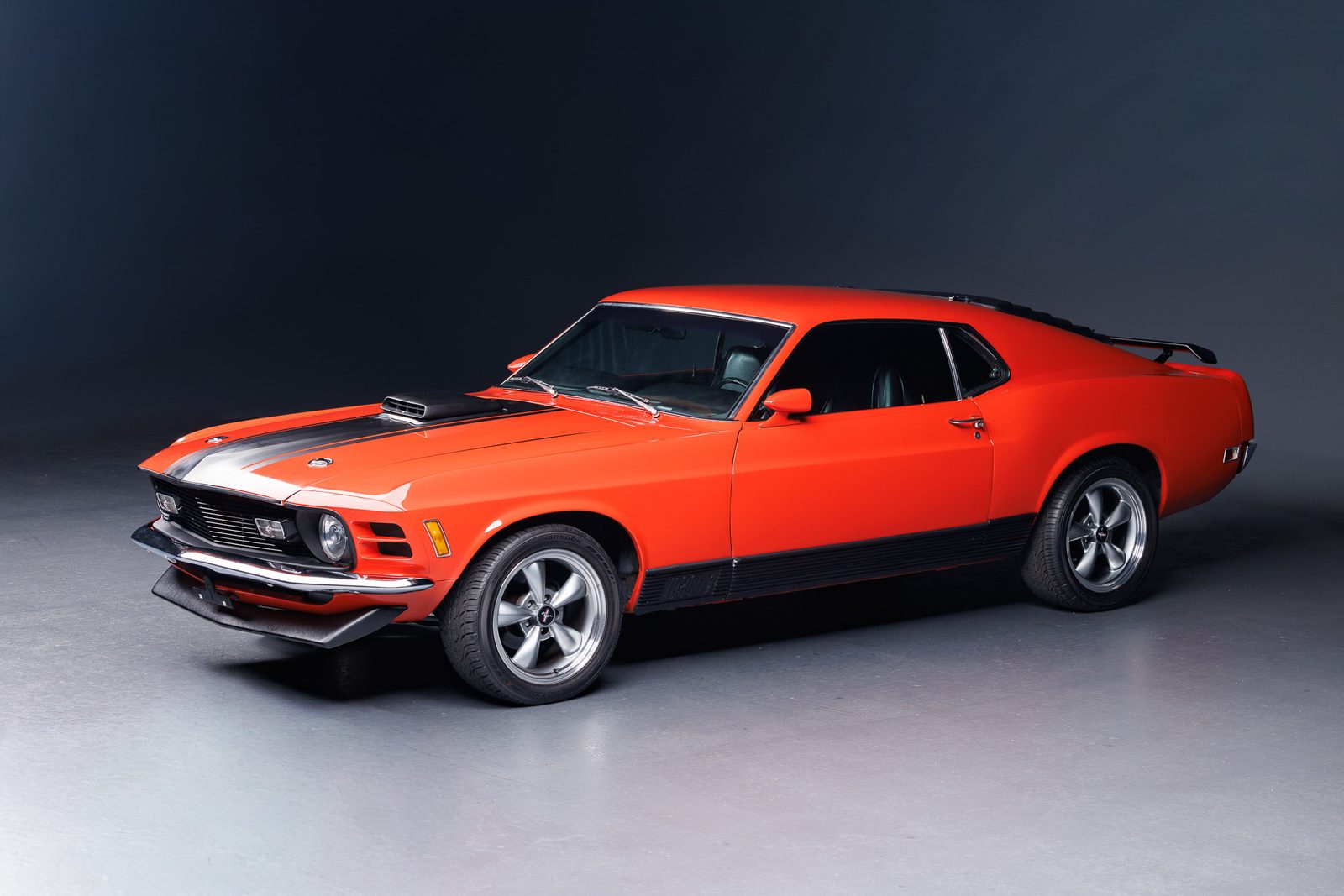 Calypso Coral Mach 1 front three-quarter